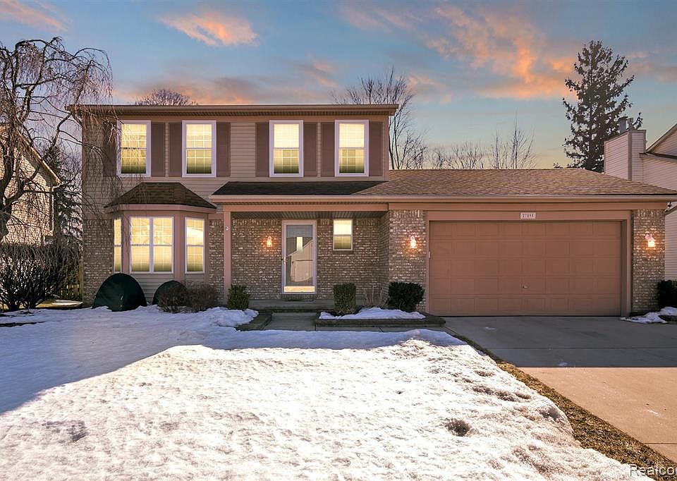 1st image of 27895 Western Golf Dr