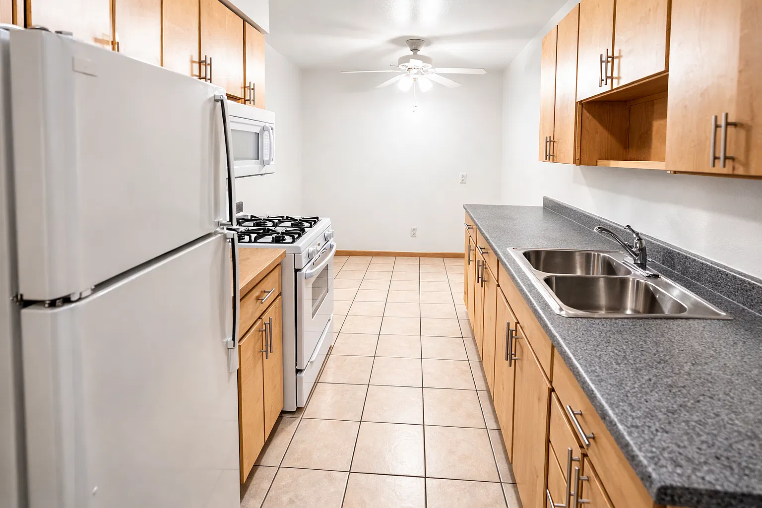 1 bed, $990 — Photo 2