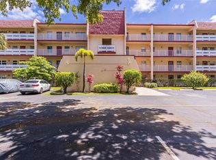 1030 Country Club Dr APT 104, Pompano Beach, FL 33063