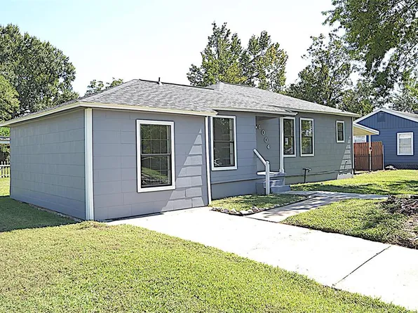 1004 Sunset Dr, Baytown, TX 77520