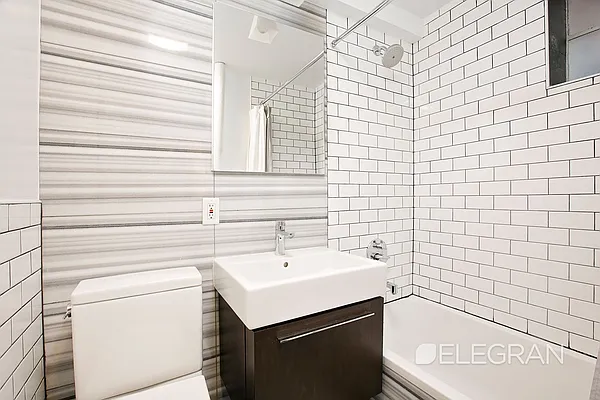 Sold by (Legacy) Elegran | media 18