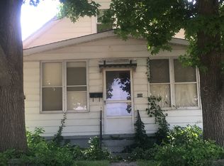 609 N Market St, Waterloo, IL 62298