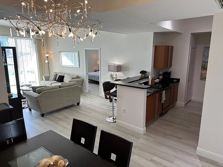 1551 N Flagler Drive Lph #17 — Photo 2