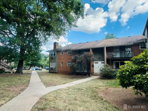16 Deanna Dr APT 17, Hillsborough, NJ 08844