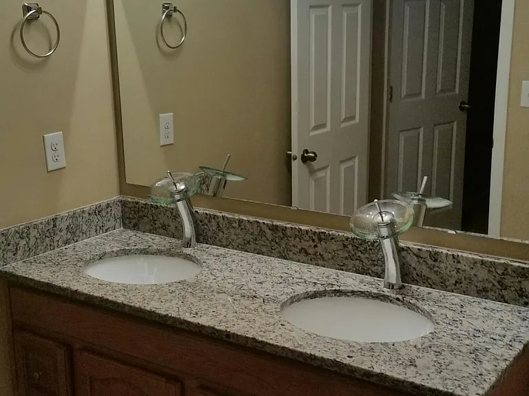 15713 Lakepoint Forest Dr — Photo 40