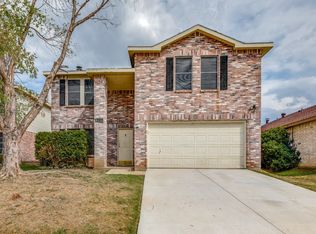 8713 Hunters Creek Dr, Fort Worth, TX 76123