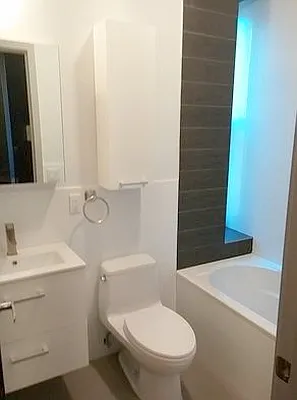 Rented by Uptown Flats LLC | media 9