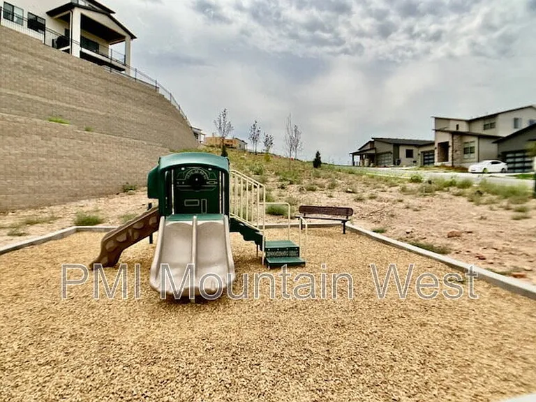 707 S Miller Ave — Photo 47