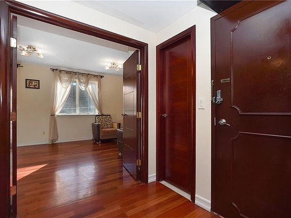 5th image of 2874 Brighton 3 St #2