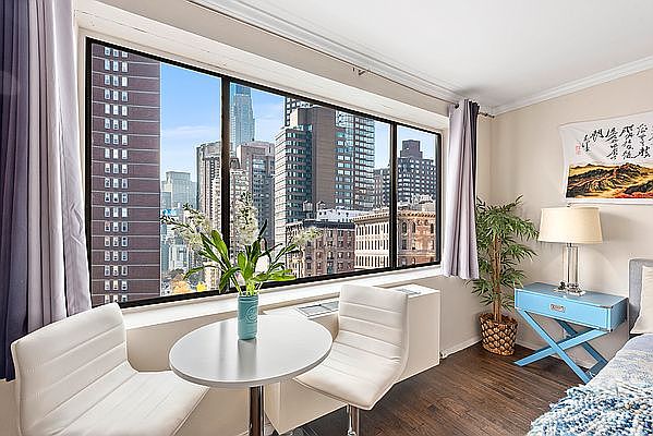 1st image of 211 W 71st St APT 14D