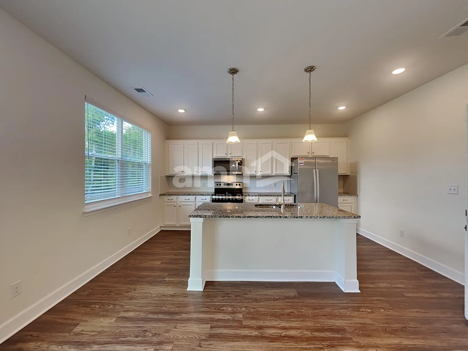 3 bed, 2.5 bath, 1895 sqft, $2,445 — Photo 4