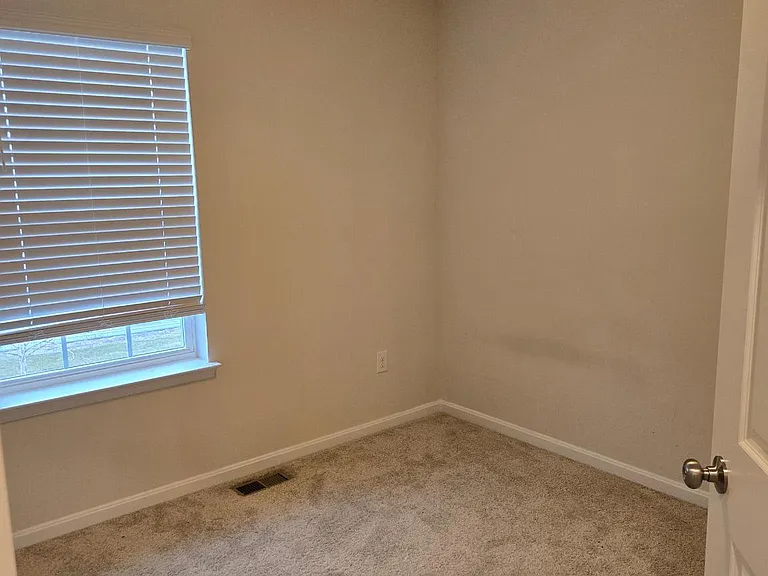 193 Drexel Ct — Photo 38