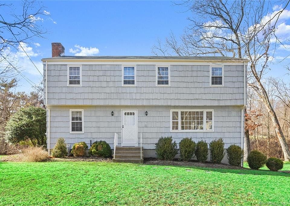 1st image of 38 Lincoln Dr