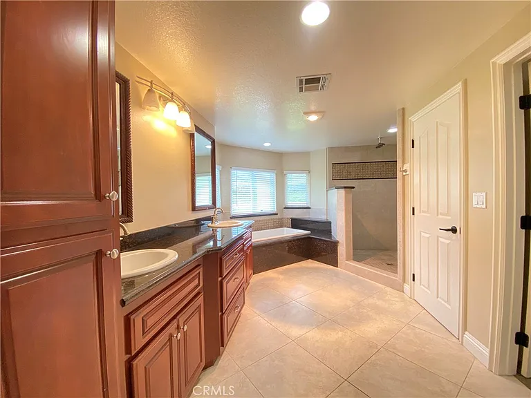 14670 Gilman Springs Rd — Photo 40