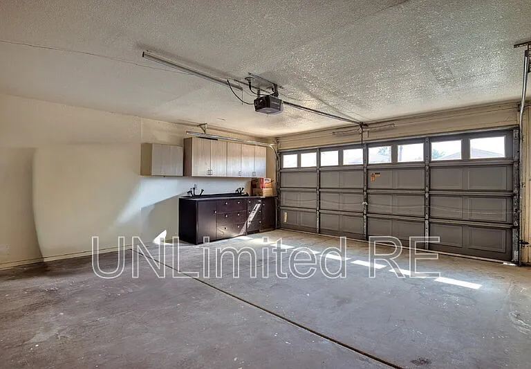 1435 Beefeater Dr — Photo 12