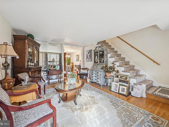 4th image of 5122 Whitehall Dr