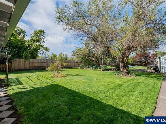 5th image of 220 View Ln