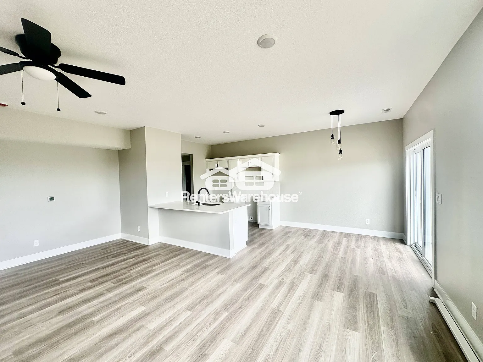 Three Bedroom Townhouse — Photo 3