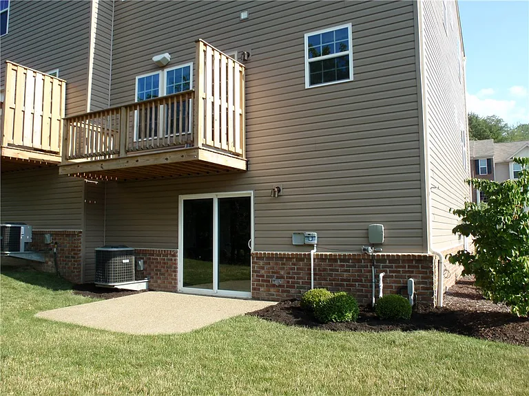 325 Broadstone Dr — Photo 11