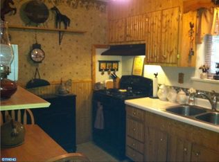11 Brown Dr, Hamilton, NJ 08690