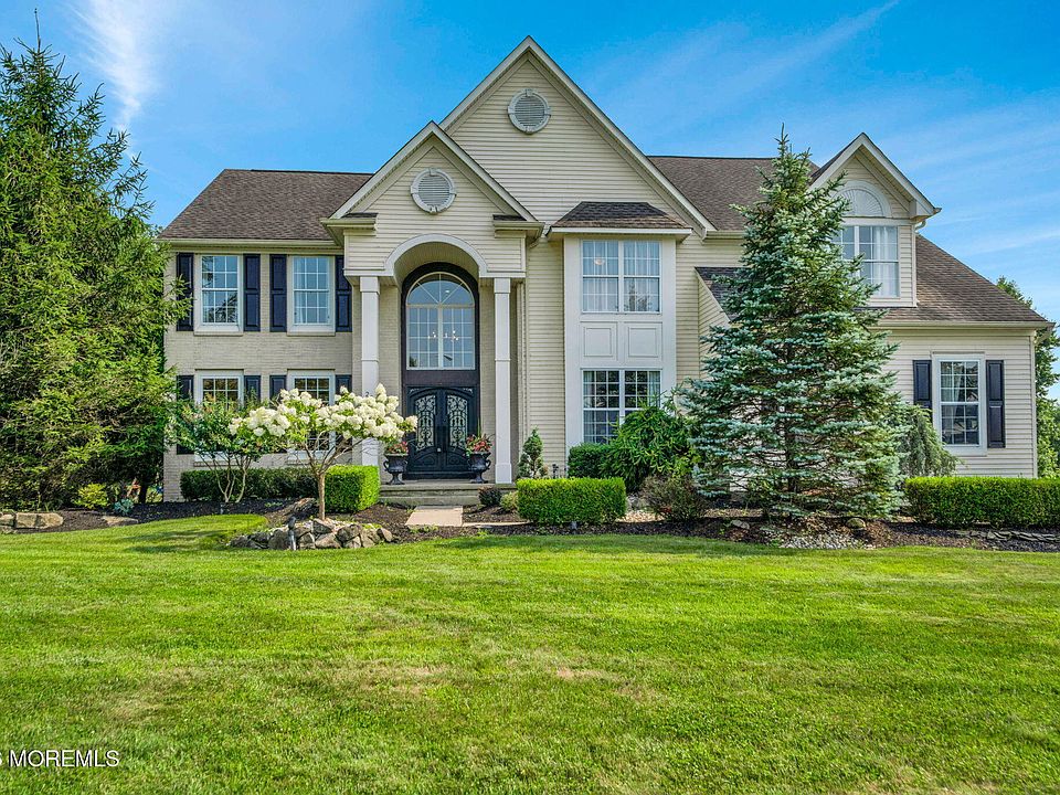 1st image of 28 Canterbury Way