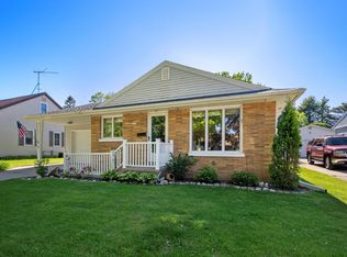 1420 N 5th St, Manitowoc, WI 54220