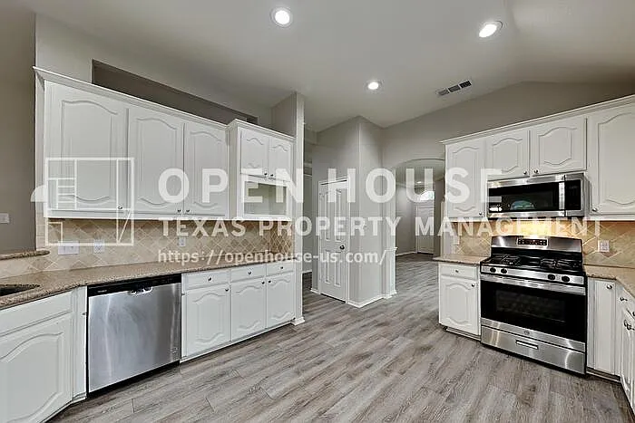 8705 Sunset Trace Dr — Photo 5