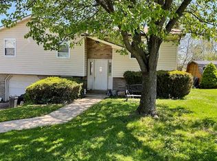 1101 Preston Dr, North Versailles, PA 15137