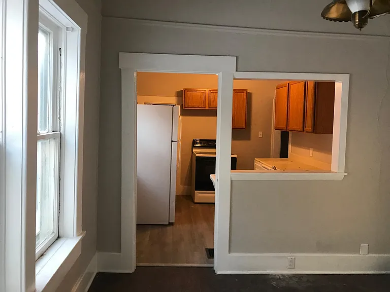 920 E 20th St #1 — Photo 4
