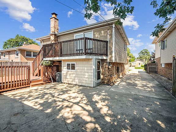 3rd image of 7842 New Castle Ave