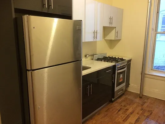 Rented by Premier Metro Realty Corp | media 6