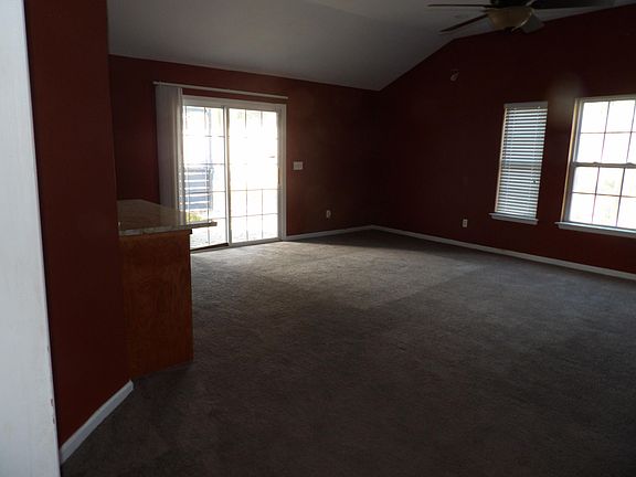 3rd image of 2740 Fernwood Dr