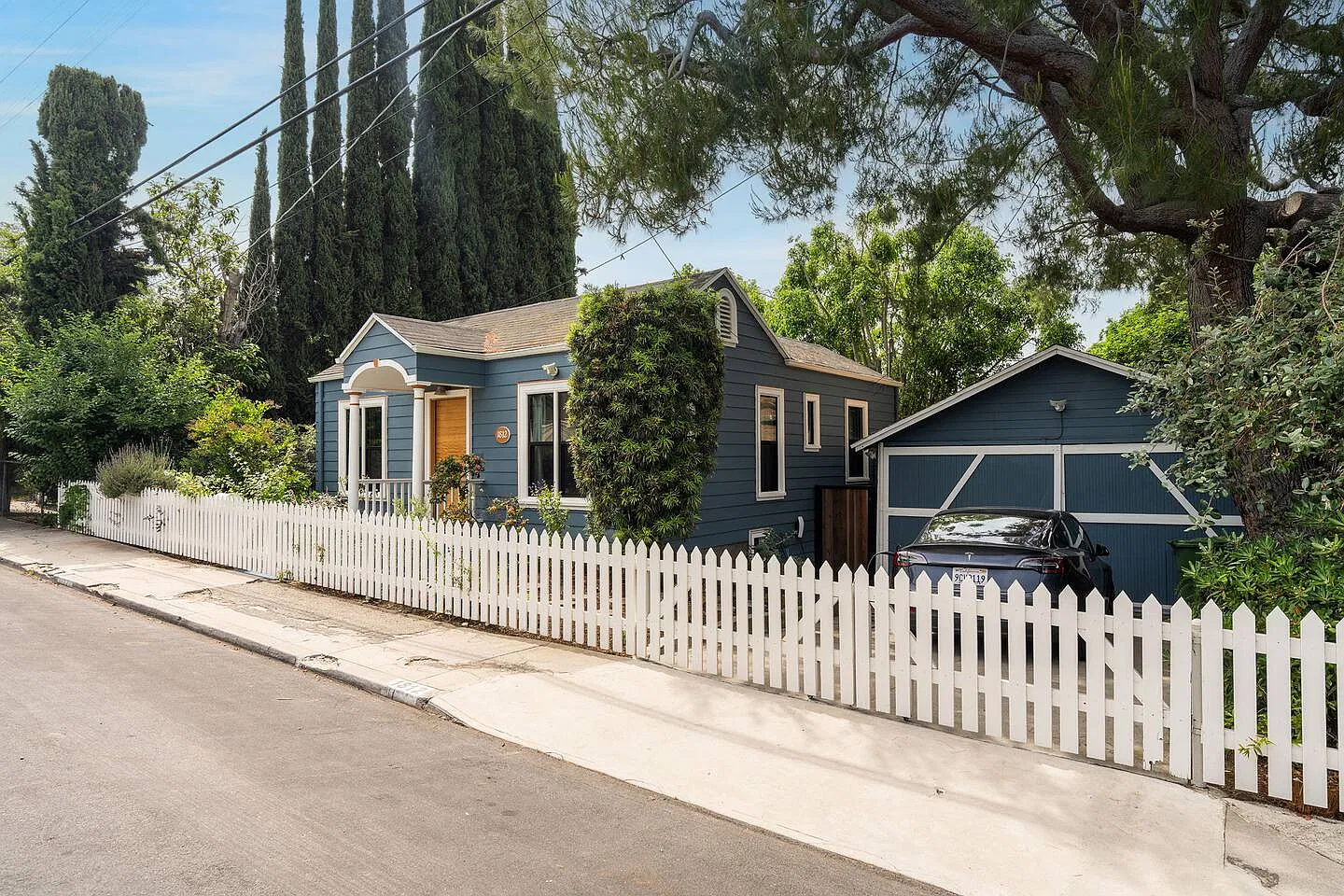 Las Flores Dr, Los Angeles — Photo 3