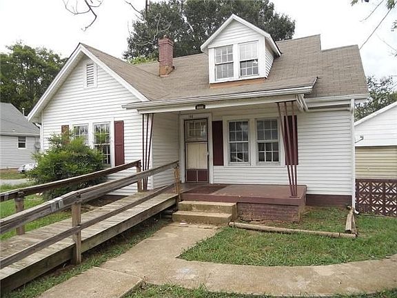 2nd image of 102 Hobson Ave