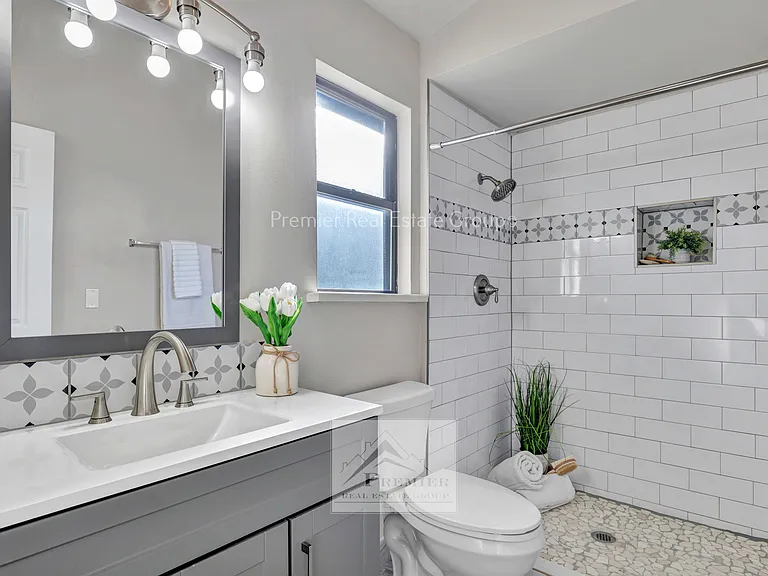 806 London Green Way — Photo 24