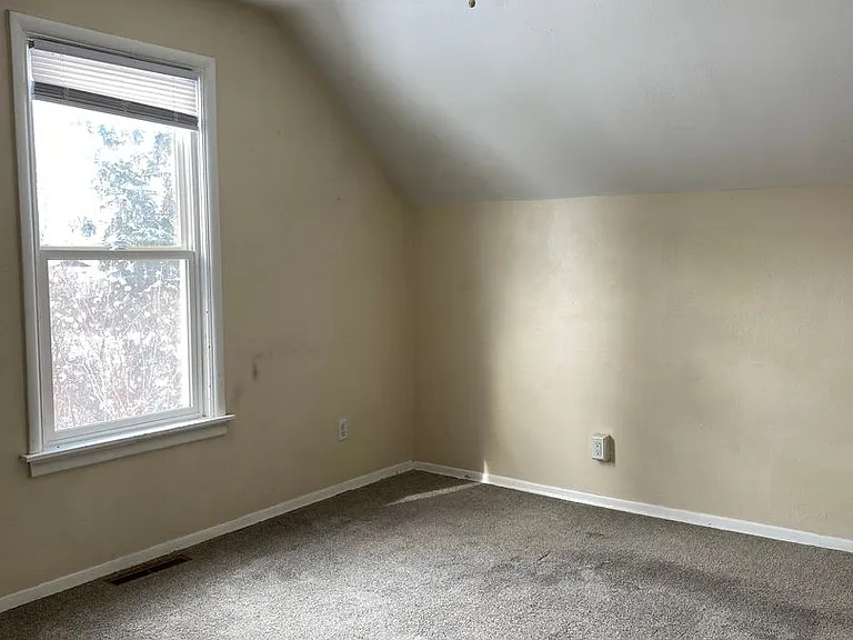 1804 S 6th St W — Photo 14