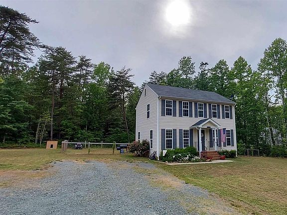 2nd image of 81 Bays Farm Dr