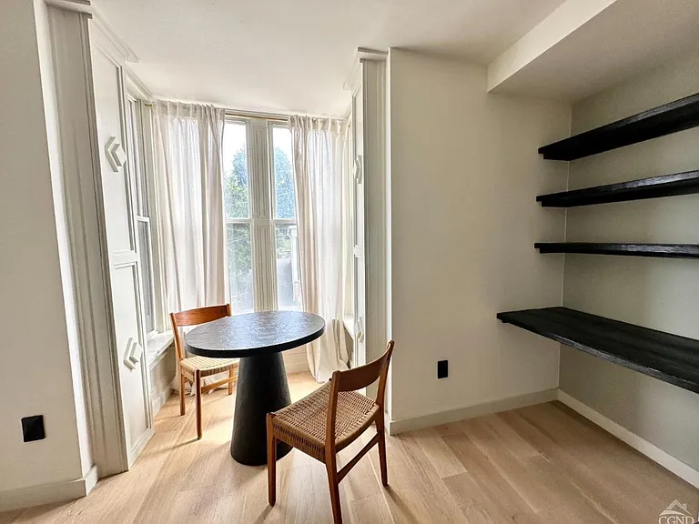261 Main St #6 — Photo 10