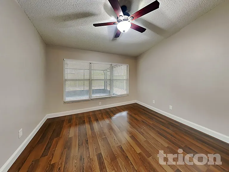 1115 Hardwood Dr — Photo 5