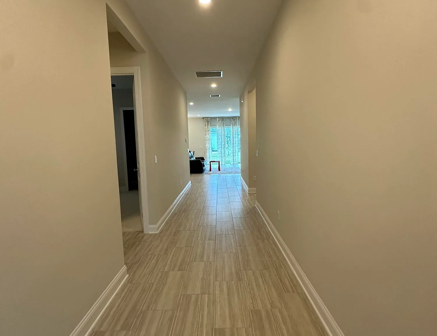 3 bed, 2.0 bath, 1801 sqft, $2,800 — Photo 2