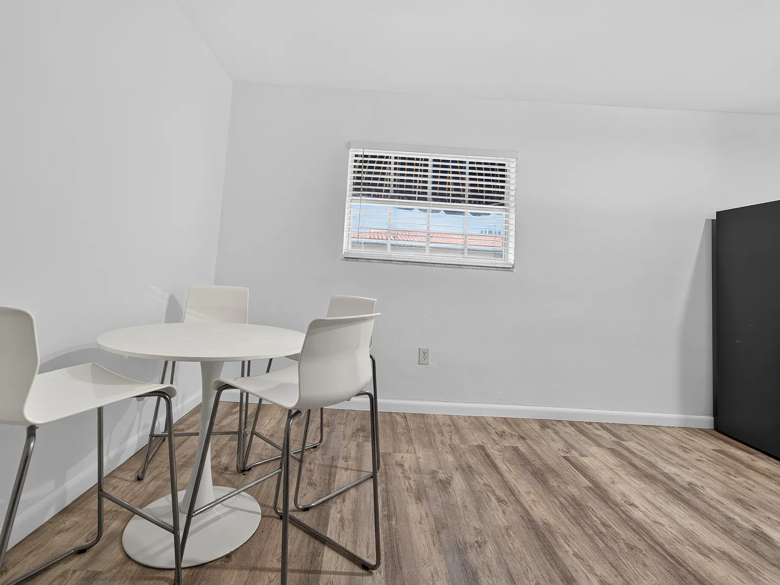 7 Salamanca Ave. - 06 — Photo 2