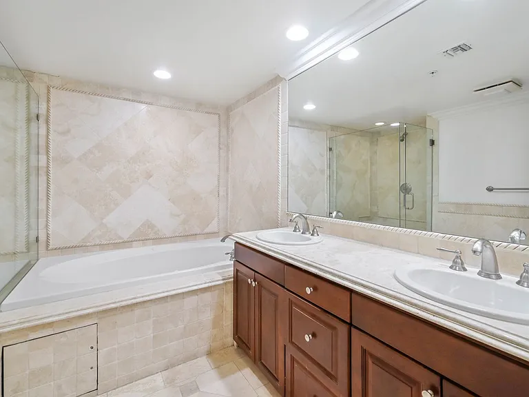 2306 Fox Hills Dr — Photo 25