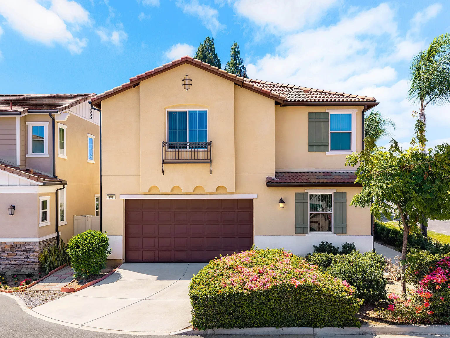 3 bed, 1935 sqft, $3,300 — Photo 1