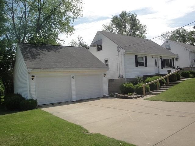 1st image of 18 Orchard Dr