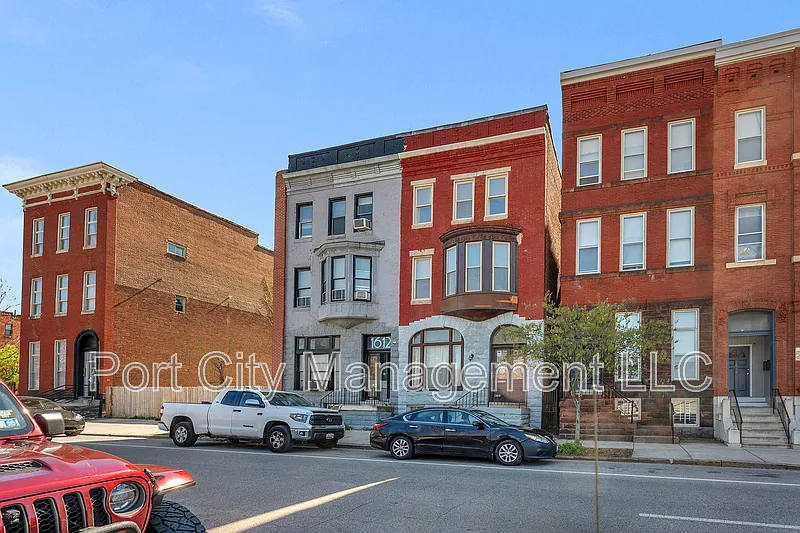 3 bed, 3.0 bath, 2885 sqft, $2,350 — Photo 2