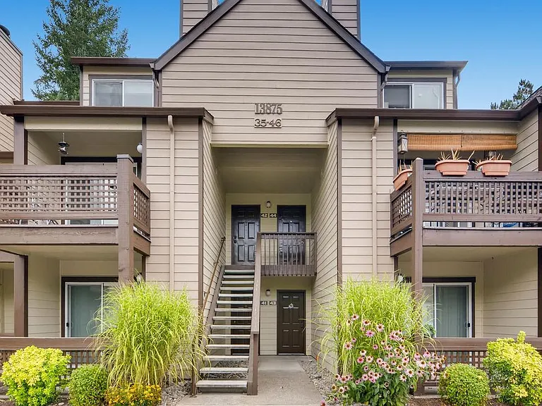 Stratford Apartments — Photo 7