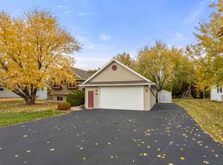 W6680 School Rd, Greenville, WI 54942