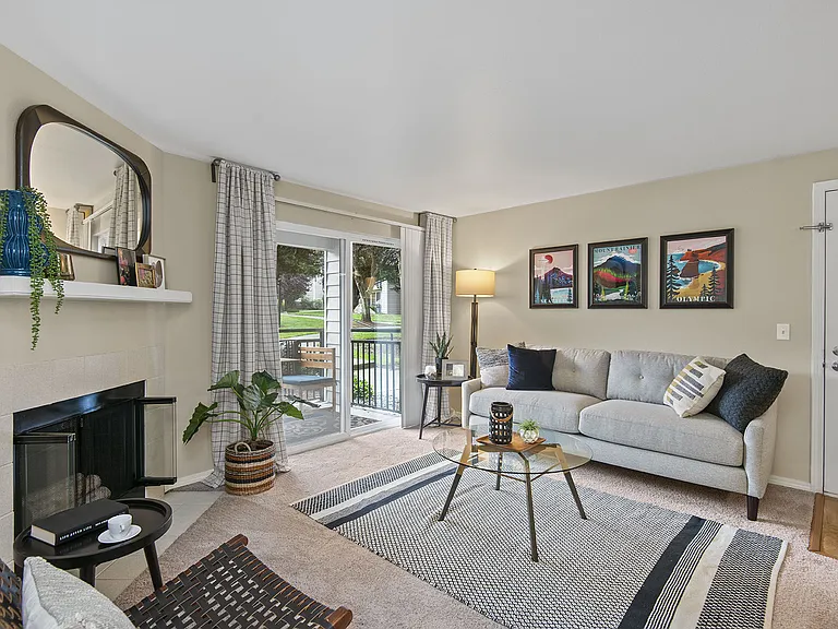 Bay Court at Harbour Pointe — Photo 3