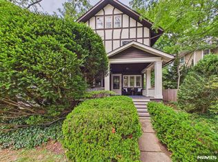 41 Randolph Pl, Ridgewood, NJ 07450