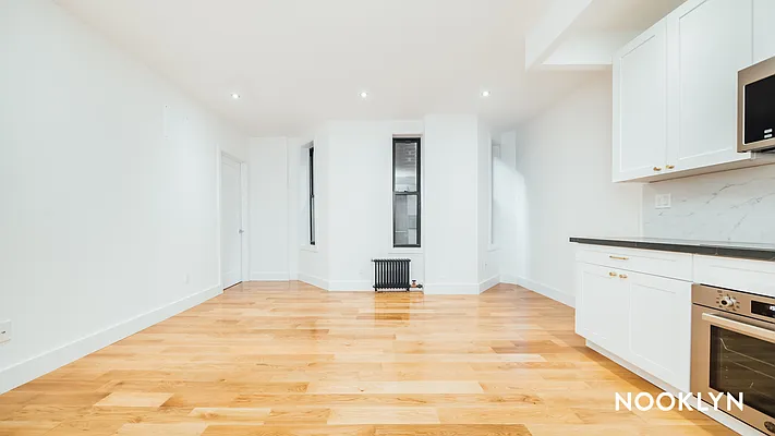 Rented by Nooklyn NYC LLC | media 21